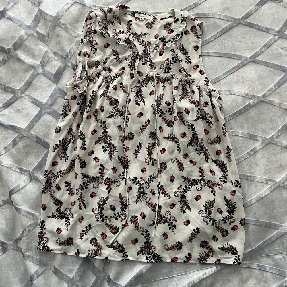 Pleione Paisley Print Flowy Top.  Size L. Like new. Ruffle details.